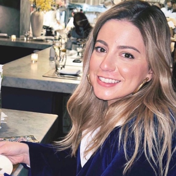 Meet your Posher, Jenna - Picture 3 of 3